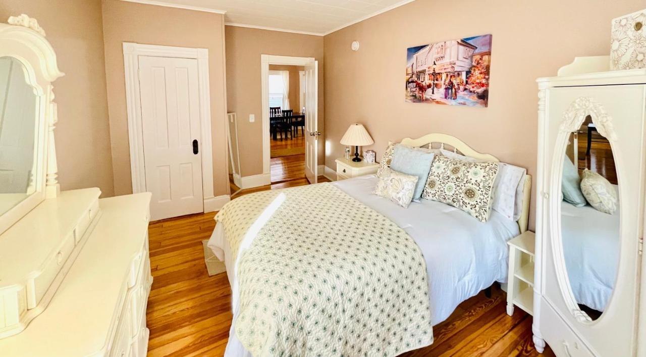 Delightful 2Br Apartment With Balcony - 15 Min From Mohegan Sun- Foxwoods Casinos & Mystic New London Exteriör bild