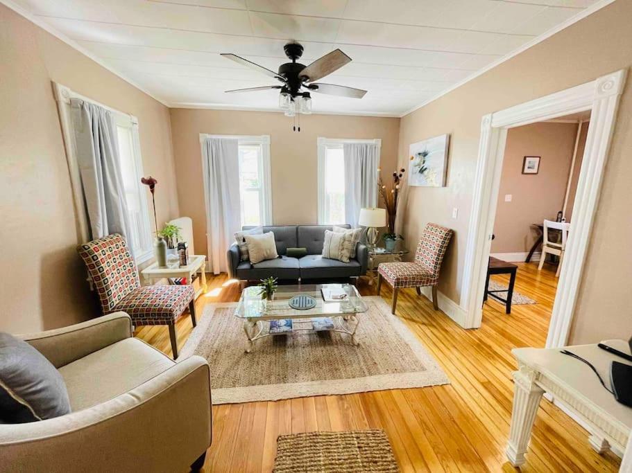 Delightful 2Br Apartment With Balcony - 15 Min From Mohegan Sun- Foxwoods Casinos & Mystic New London Exteriör bild