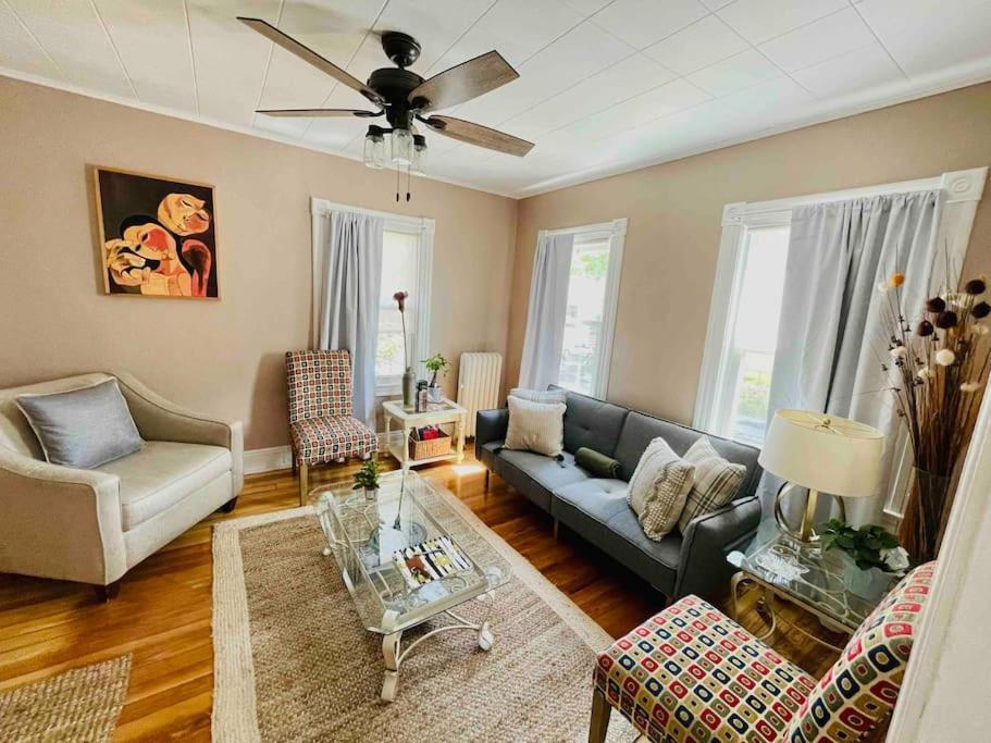 Delightful 2Br Apartment With Balcony - 15 Min From Mohegan Sun- Foxwoods Casinos & Mystic New London Exteriör bild