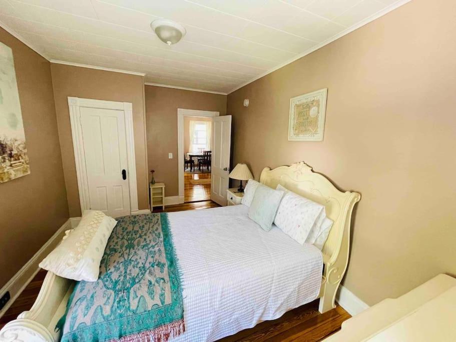 Delightful 2Br Apartment With Balcony - 15 Min From Mohegan Sun- Foxwoods Casinos & Mystic New London Exteriör bild