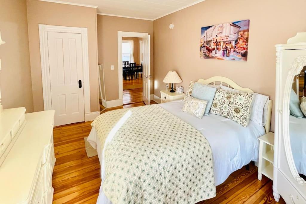 Delightful 2Br Apartment With Balcony - 15 Min From Mohegan Sun- Foxwoods Casinos & Mystic New London Exteriör bild