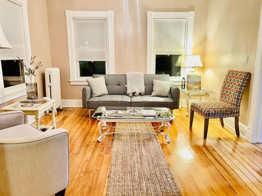 Delightful 2Br Apartment With Balcony - 15 Min From Mohegan Sun- Foxwoods Casinos & Mystic New London Exteriör bild